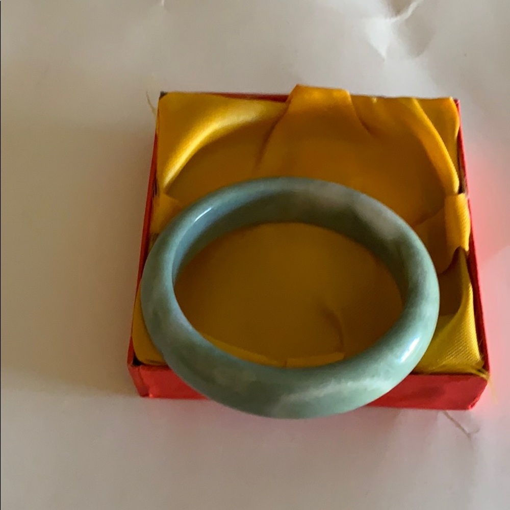 Genuine green jade bracelet